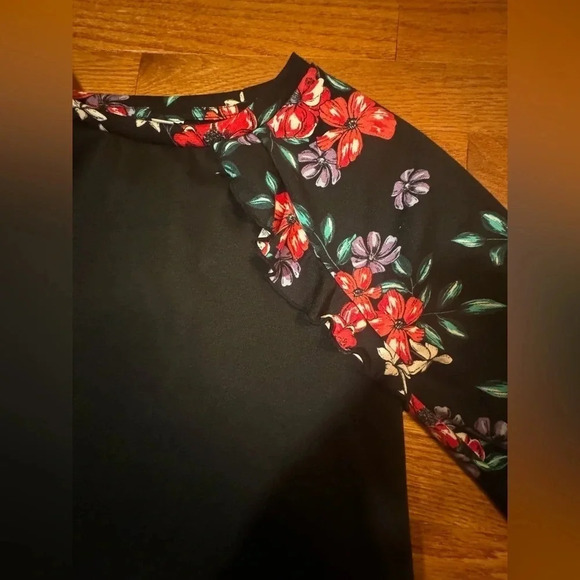 ELLE women's Long Sleeve black floral balloon sleeves‎ ruffles Side Slit large - Picture 3 of 4